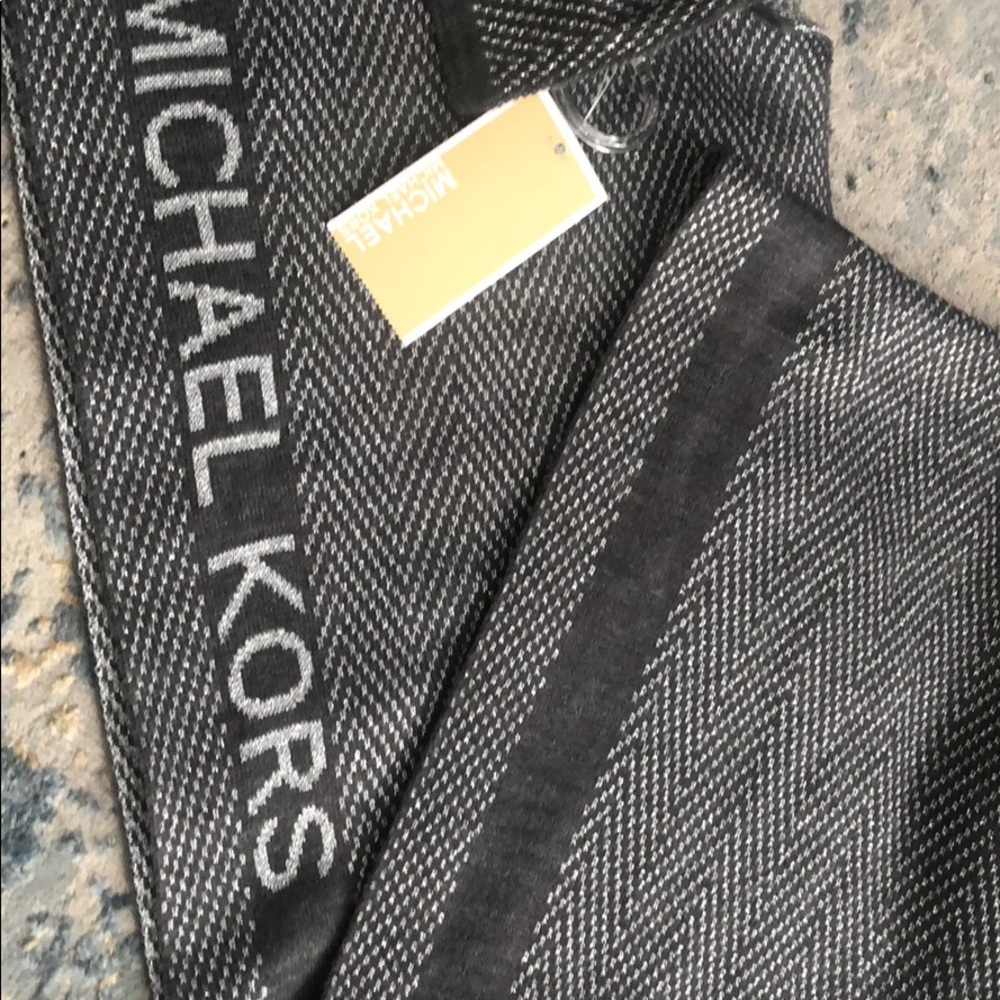 Michael Kors scarf
